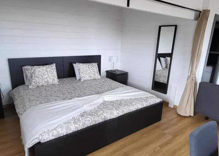 Joe & Vera's * Corvo